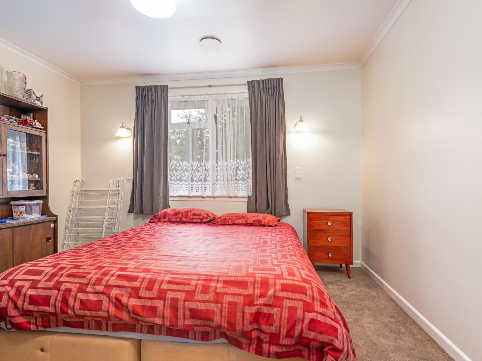 176 Bridge Street, Bulls