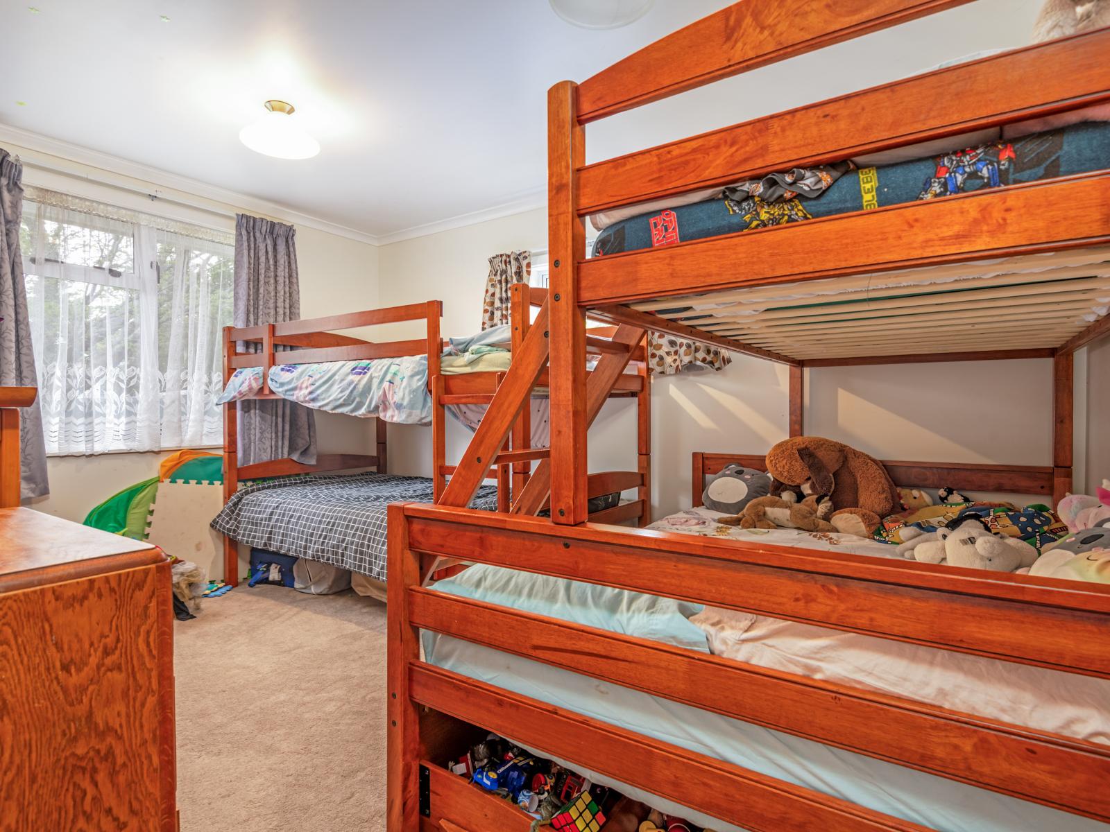 176 Bridge Street, Bulls