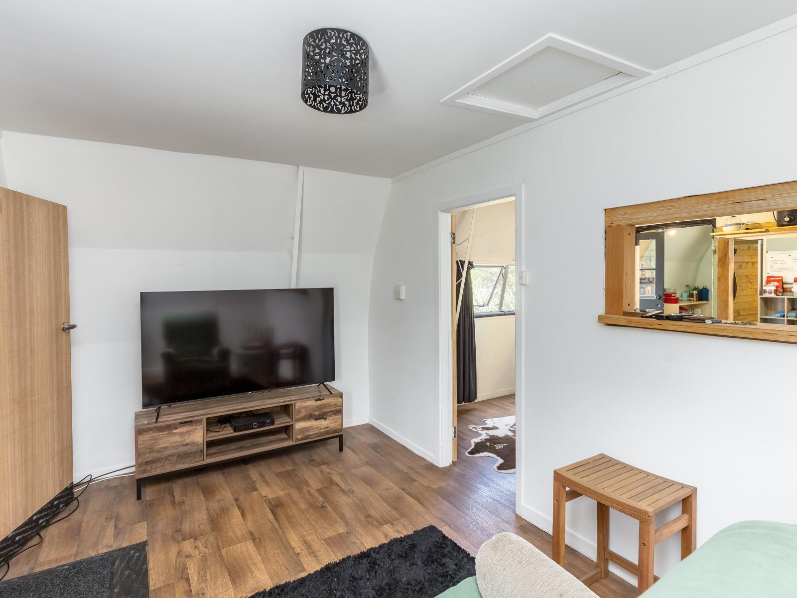 451 Tora Farm Settlement Road, Tora