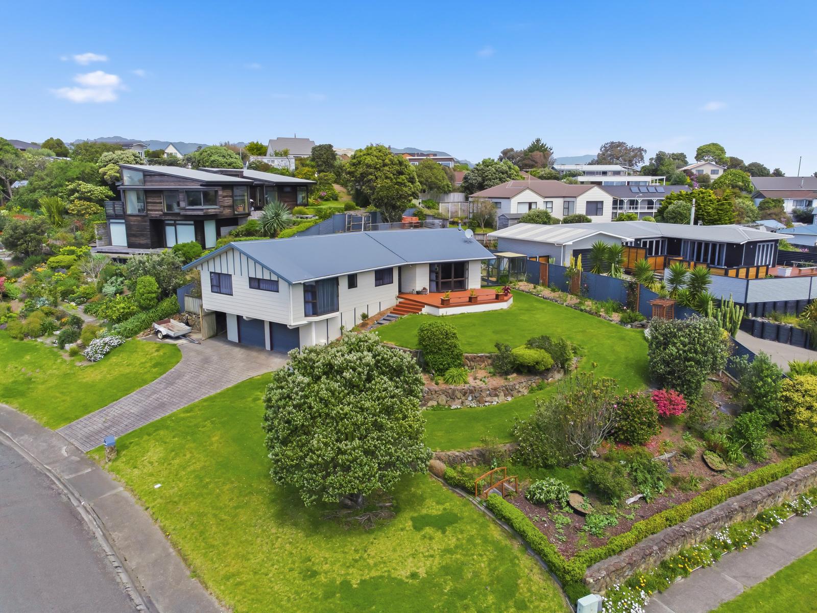 2 Sunset Terrace, Waikanae Beach