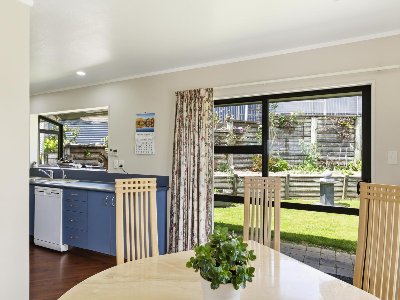 2 Sunset Terrace, Waikanae Beach