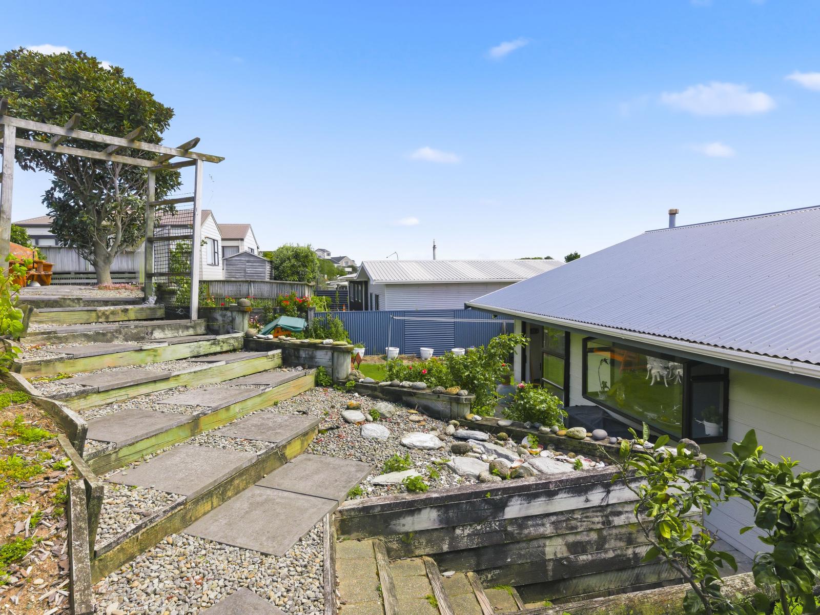 2 Sunset Terrace, Waikanae Beach