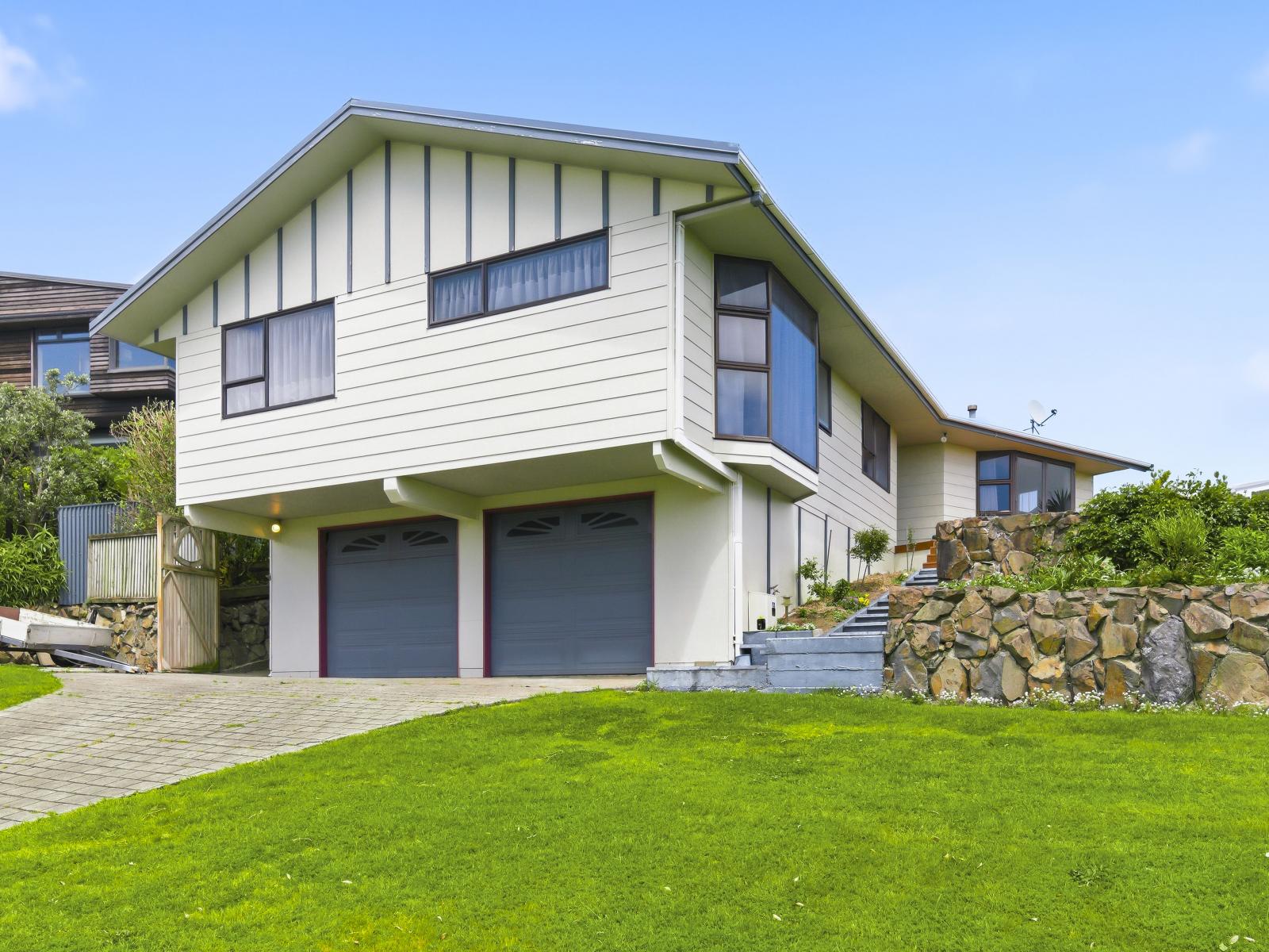 2 Sunset Terrace, Waikanae Beach