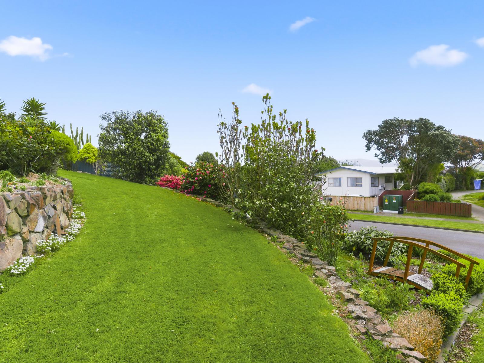 2 Sunset Terrace, Waikanae Beach