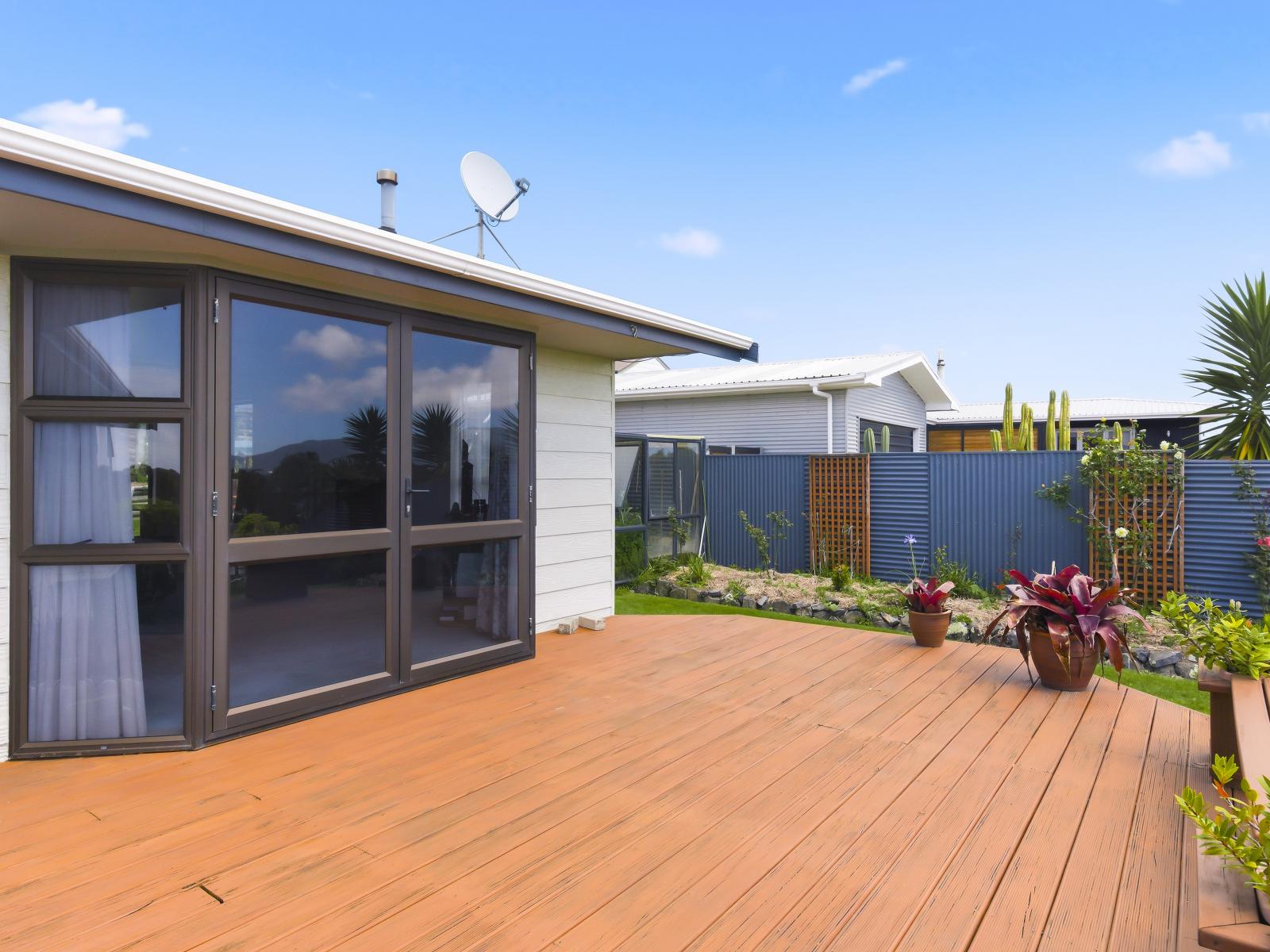 2 Sunset Terrace, Waikanae Beach