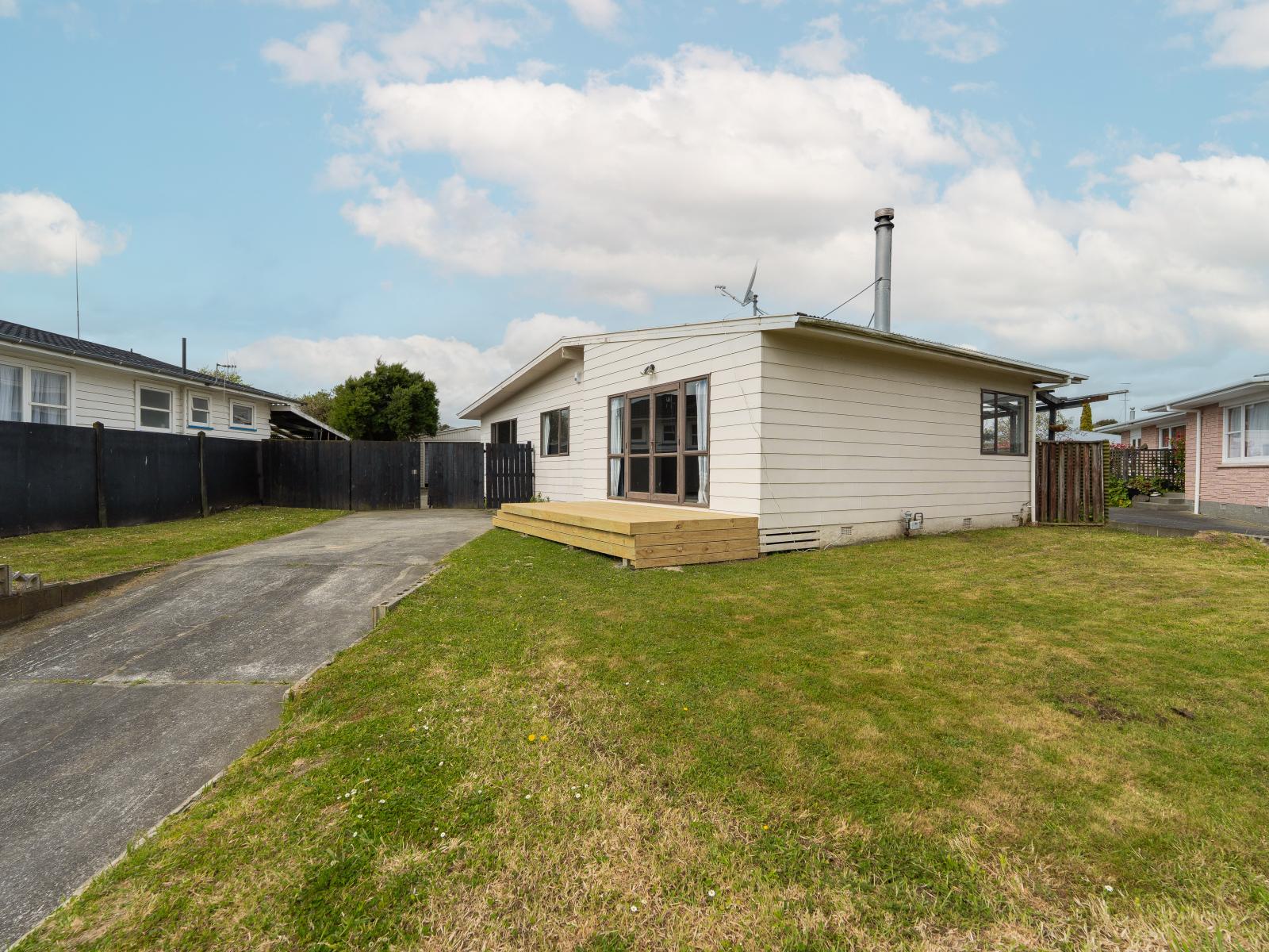 9 Karamea Crescent, Kelvin Grove