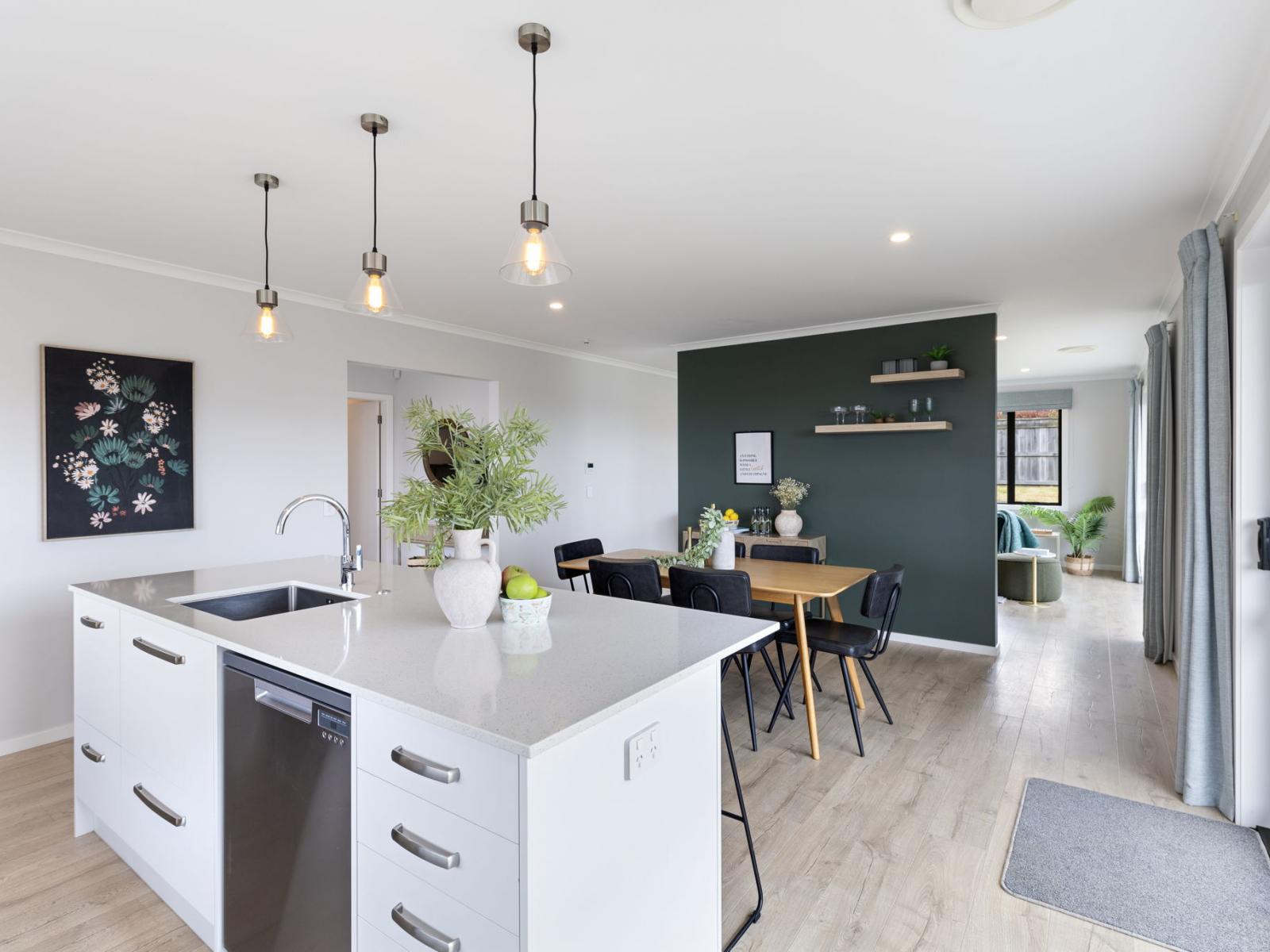 202 Pacific Drive, Fitzherbert