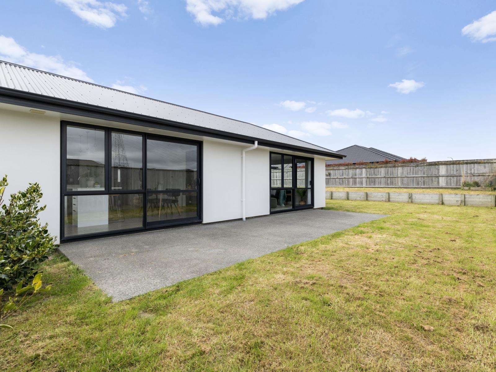 202 Pacific Drive, Fitzherbert