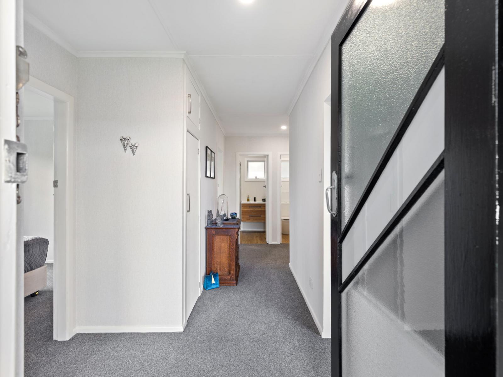 19 Battersea Place, Roslyn