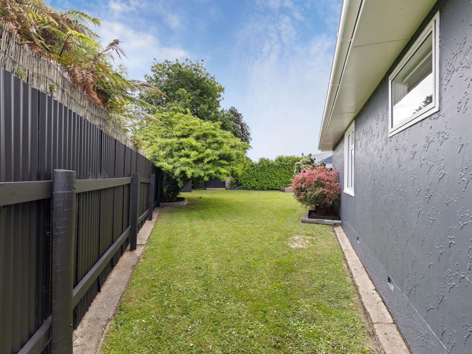 19 Battersea Place, Roslyn