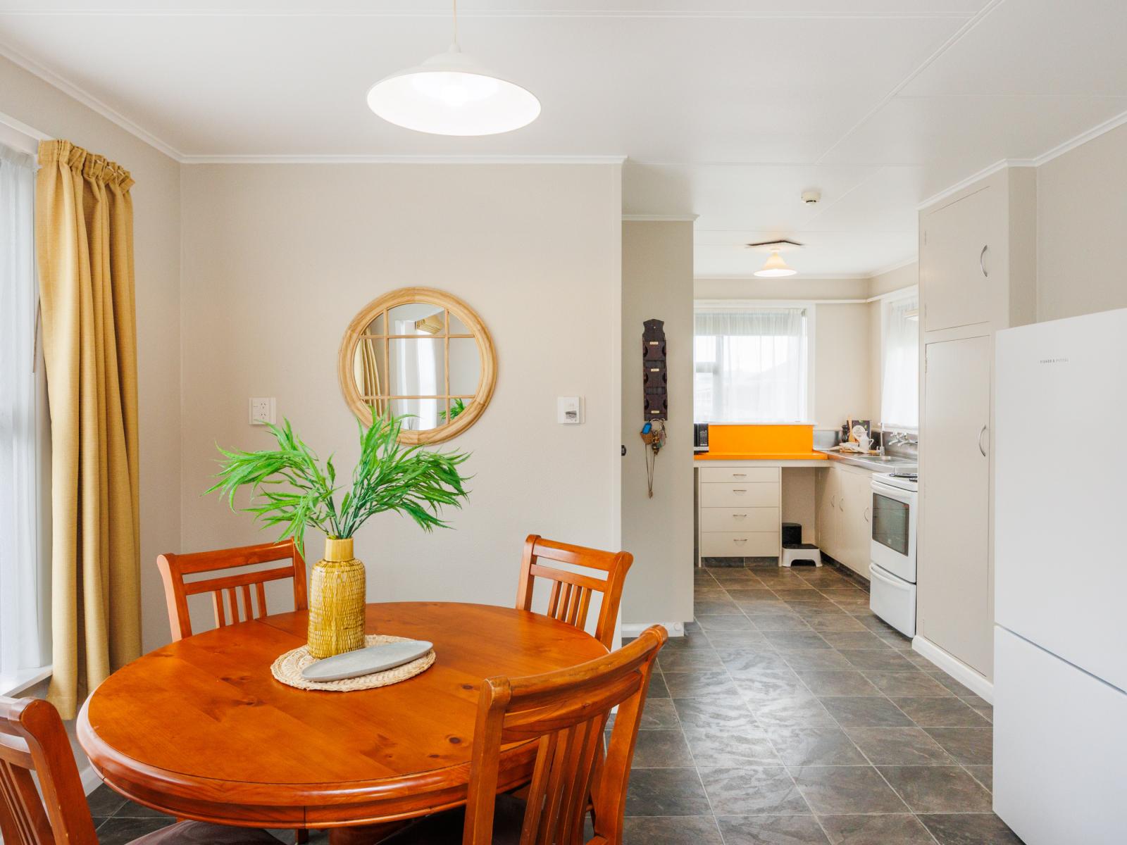 9 Bristol Crescent, Roslyn