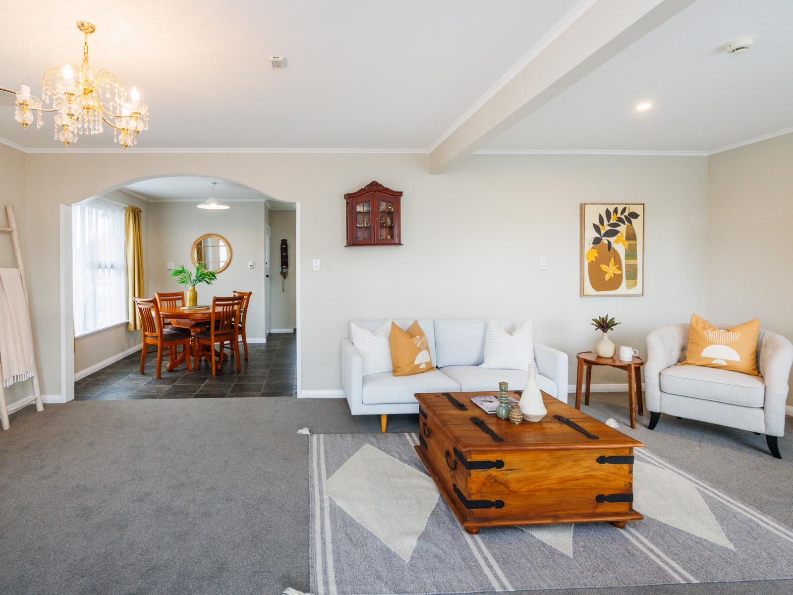 9 Bristol Crescent, Roslyn