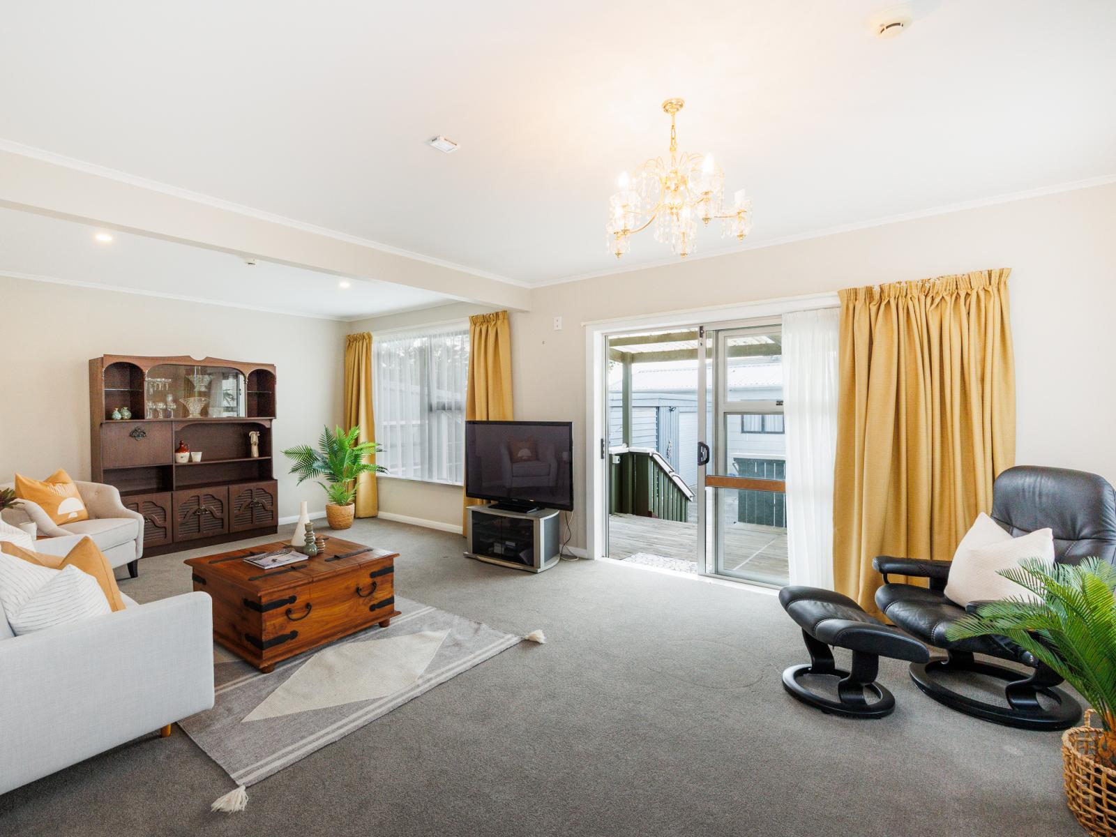 9 Bristol Crescent, Roslyn