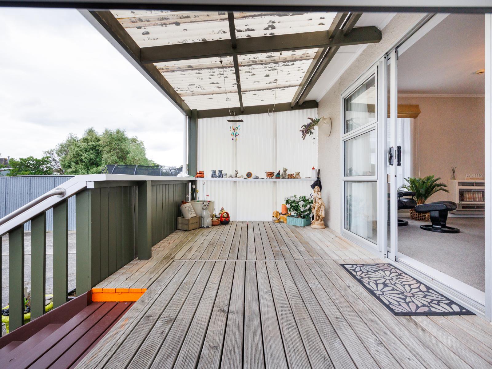 9 Bristol Crescent, Roslyn