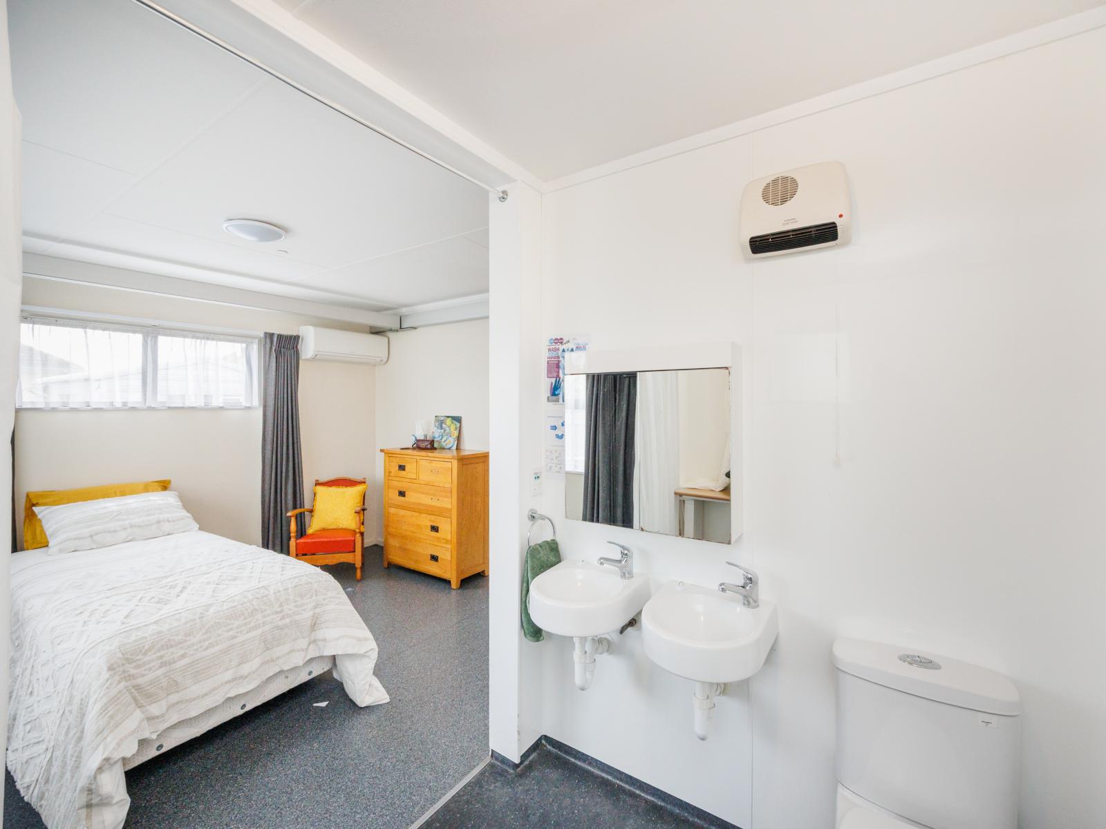 9 Bristol Crescent, Roslyn