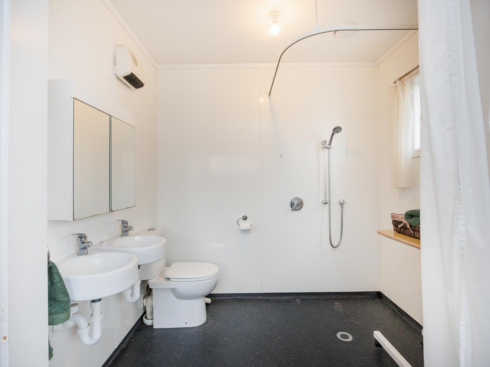 9 Bristol Crescent, Roslyn