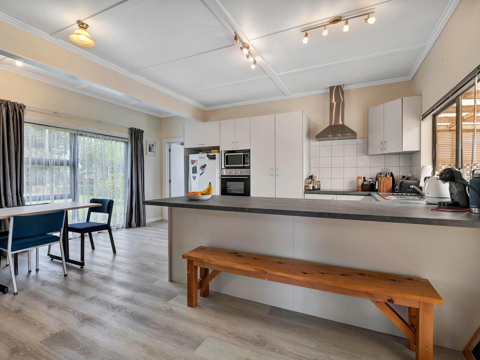 275 Henwood Road, Paraite