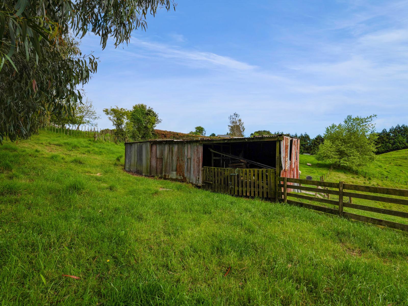 275 Henwood Road, Paraite