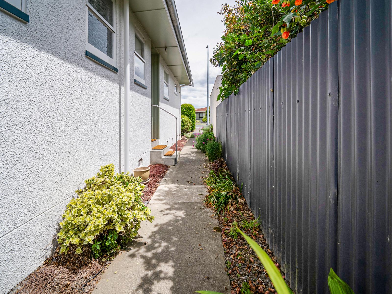 4/417 Avenue Road West, Hastings