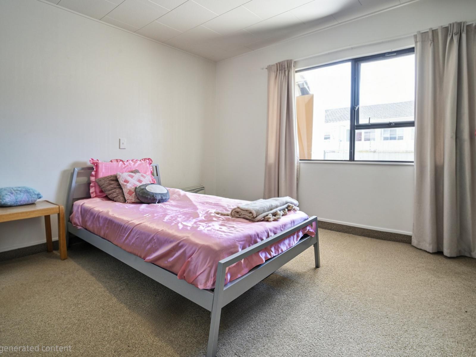 2/411 Avenue Road West, Hastings