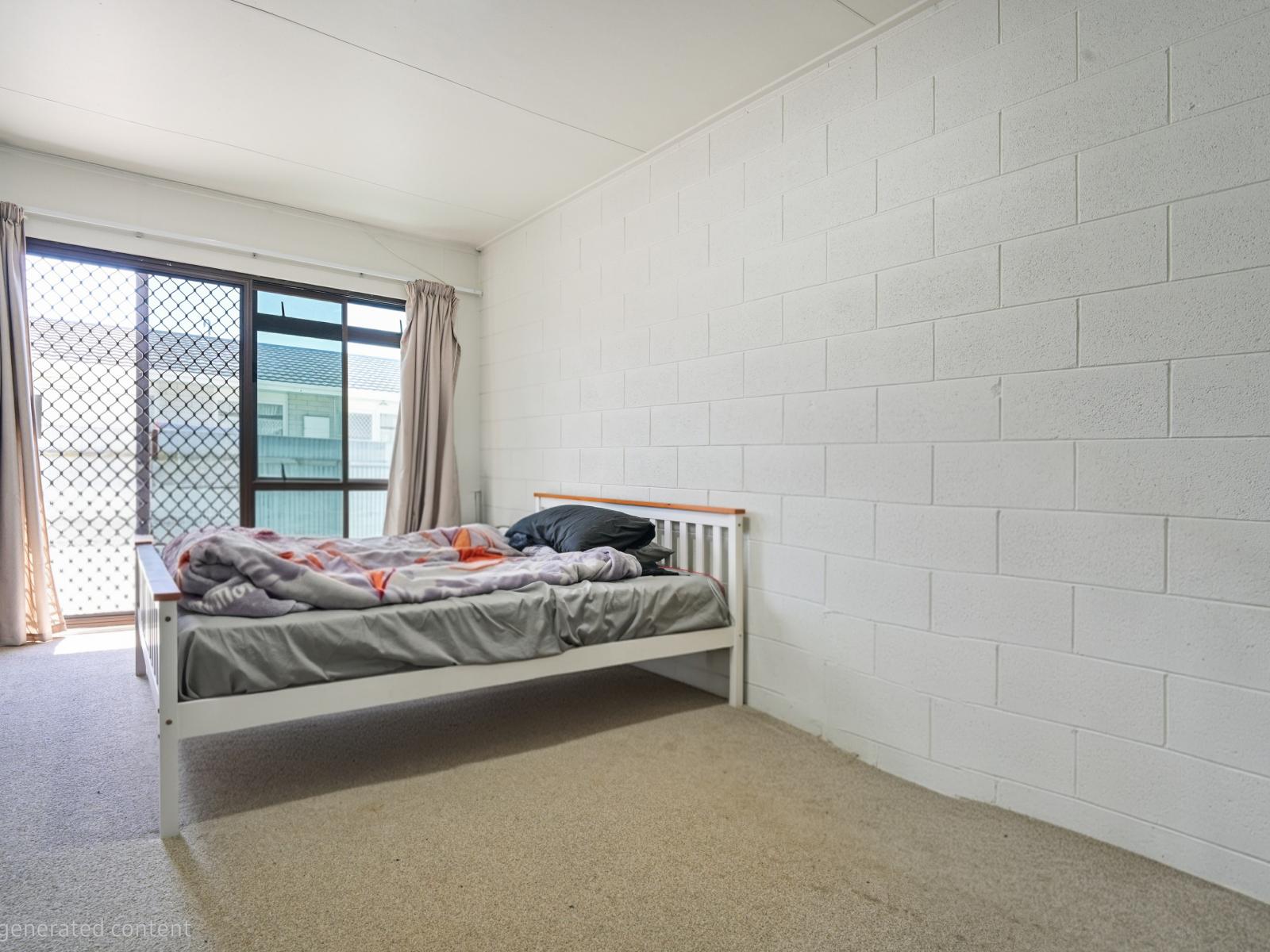 2/411 Avenue Road West, Hastings