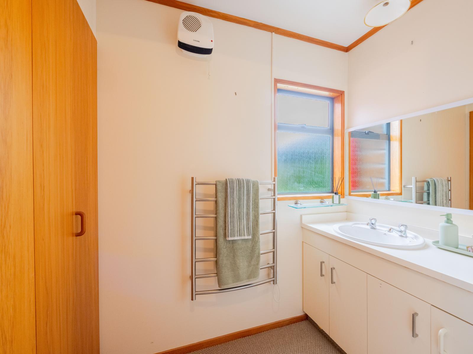 2/411 Eastbourne Street East, Hastings