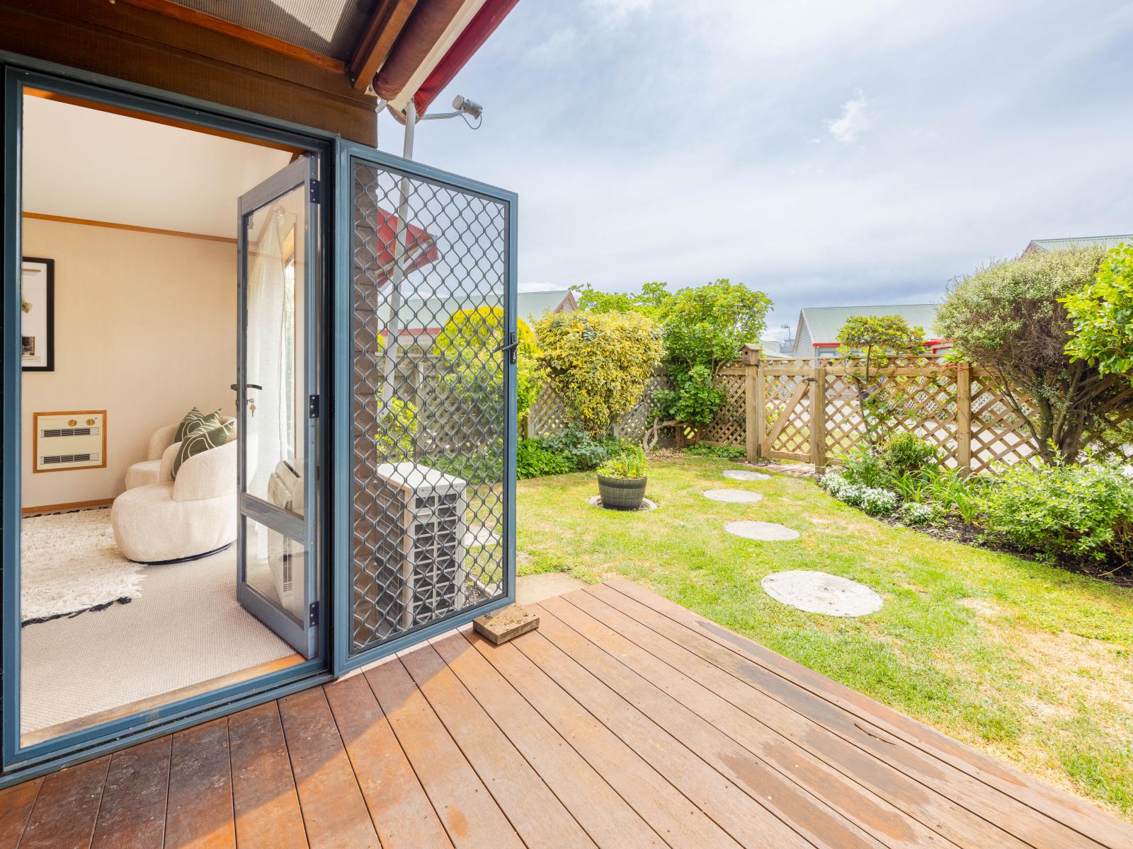 2/411 Eastbourne Street East, Hastings