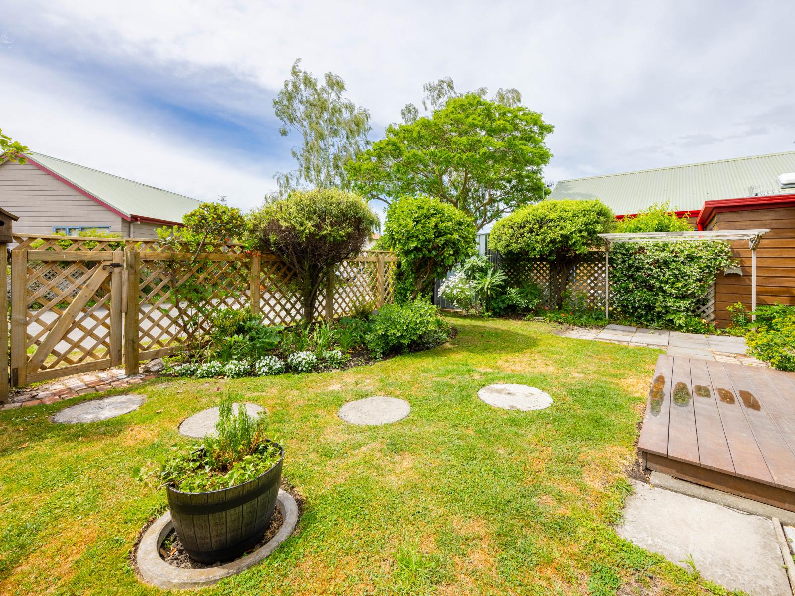 2/411 Eastbourne Street East, Hastings