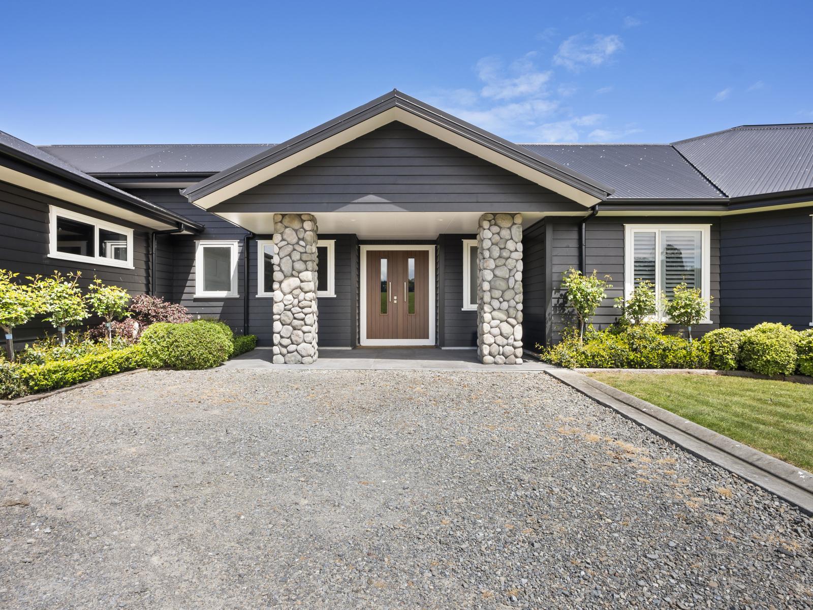 104 Kahuterawa Road, Linton