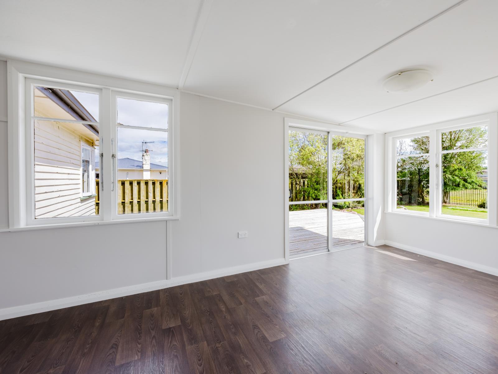 12 Woburn Street, Waipukurau