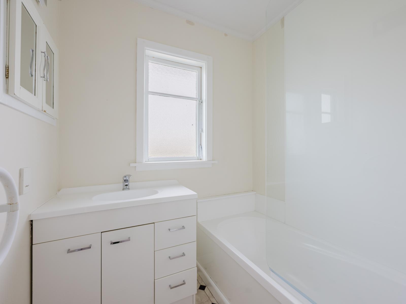 12 Woburn Street, Waipukurau