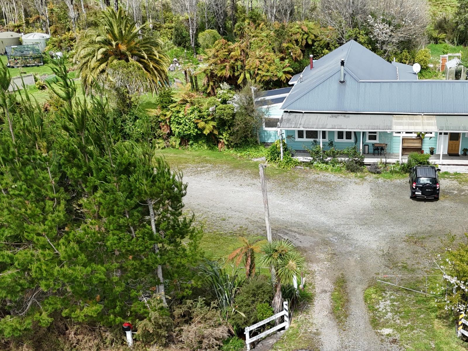 2/831 Fairdown Road, Westport Surrounds