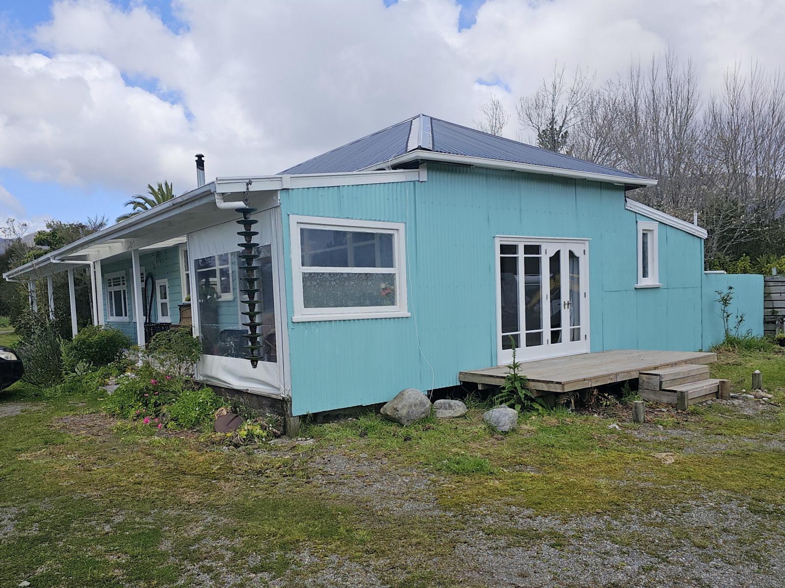 2/831 Fairdown Road, Westport Surrounds