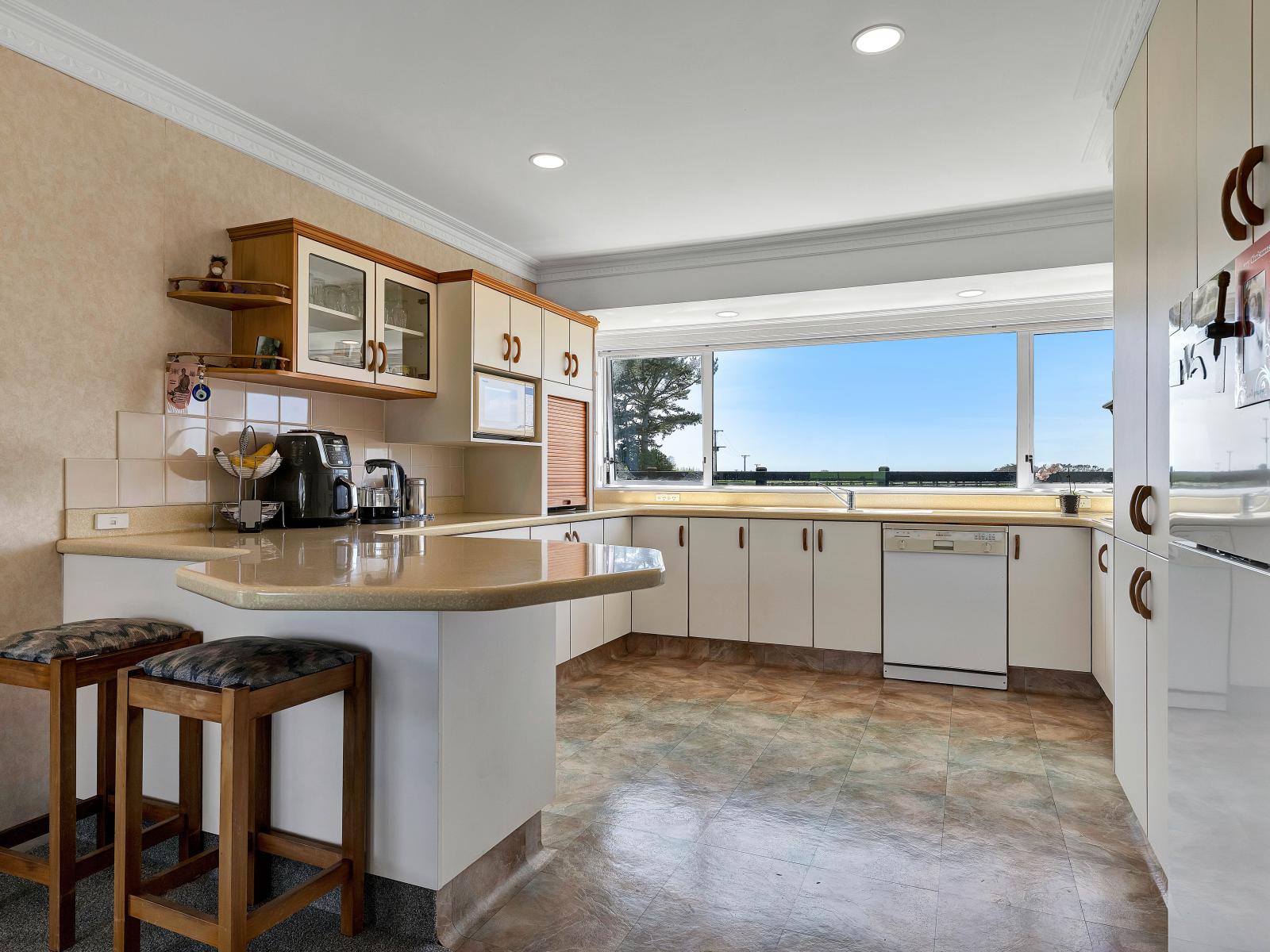 312 Corbett Road, Paraite