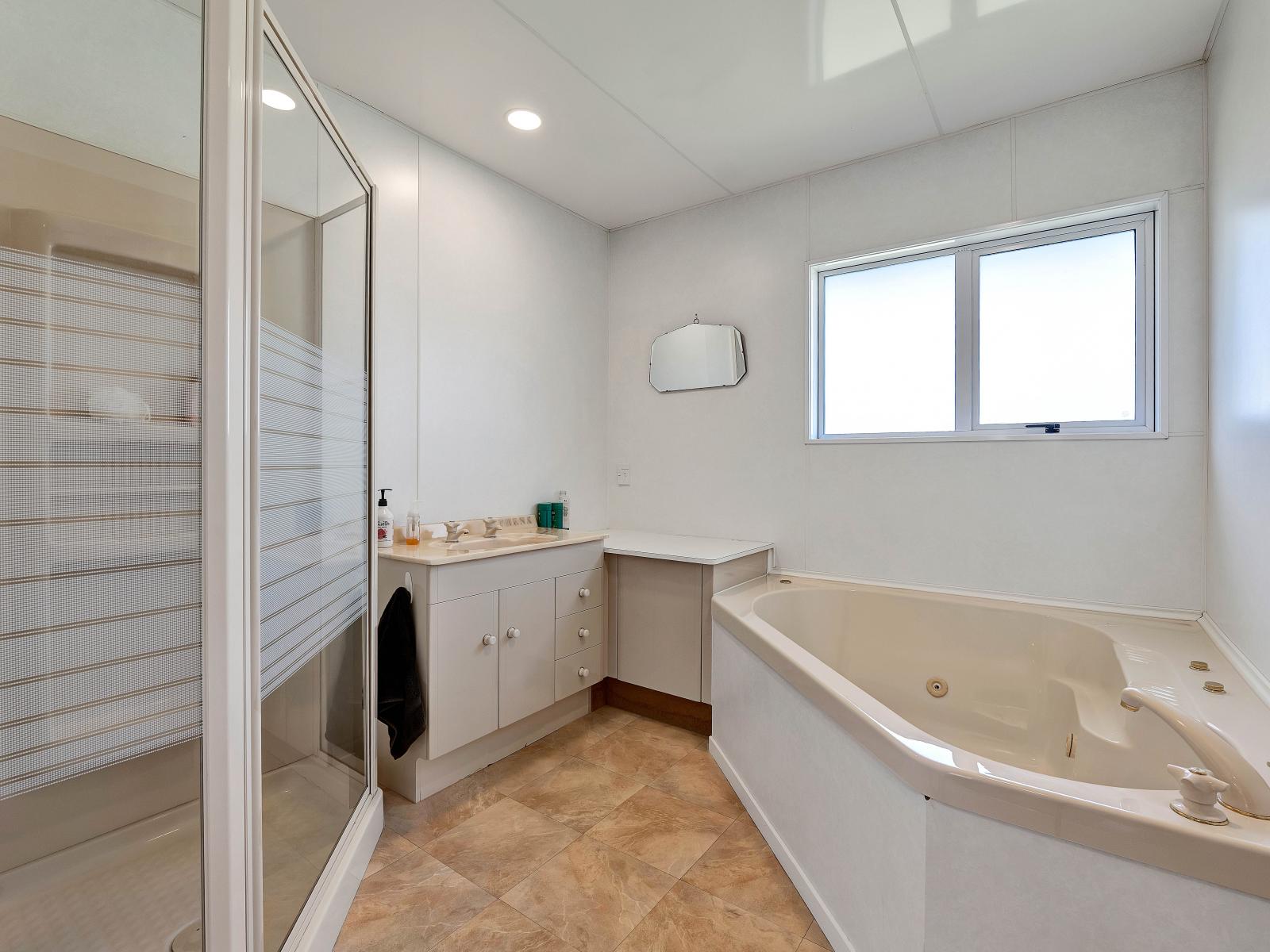 312 Corbett Road, Paraite