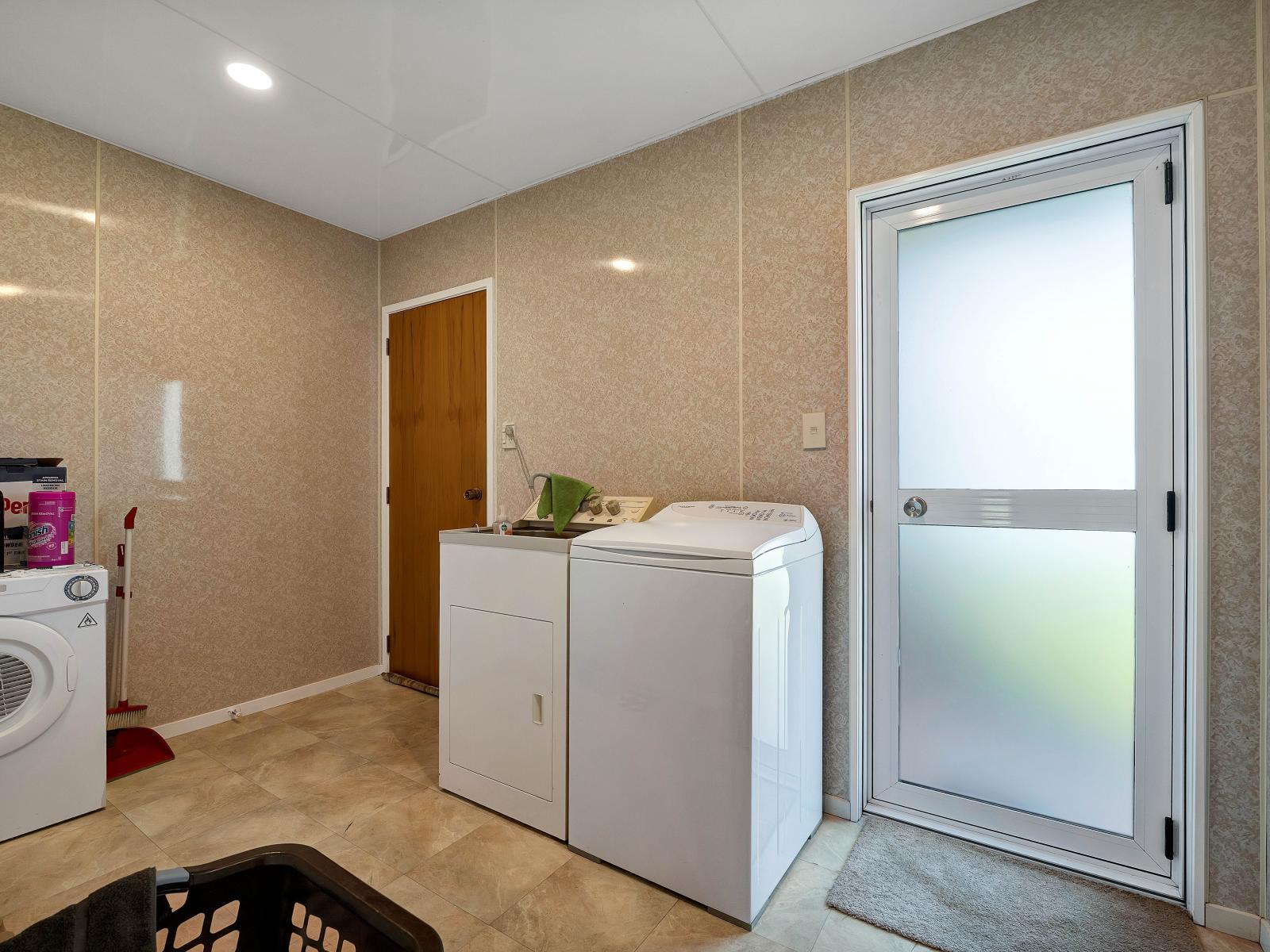 312 Corbett Road, Paraite