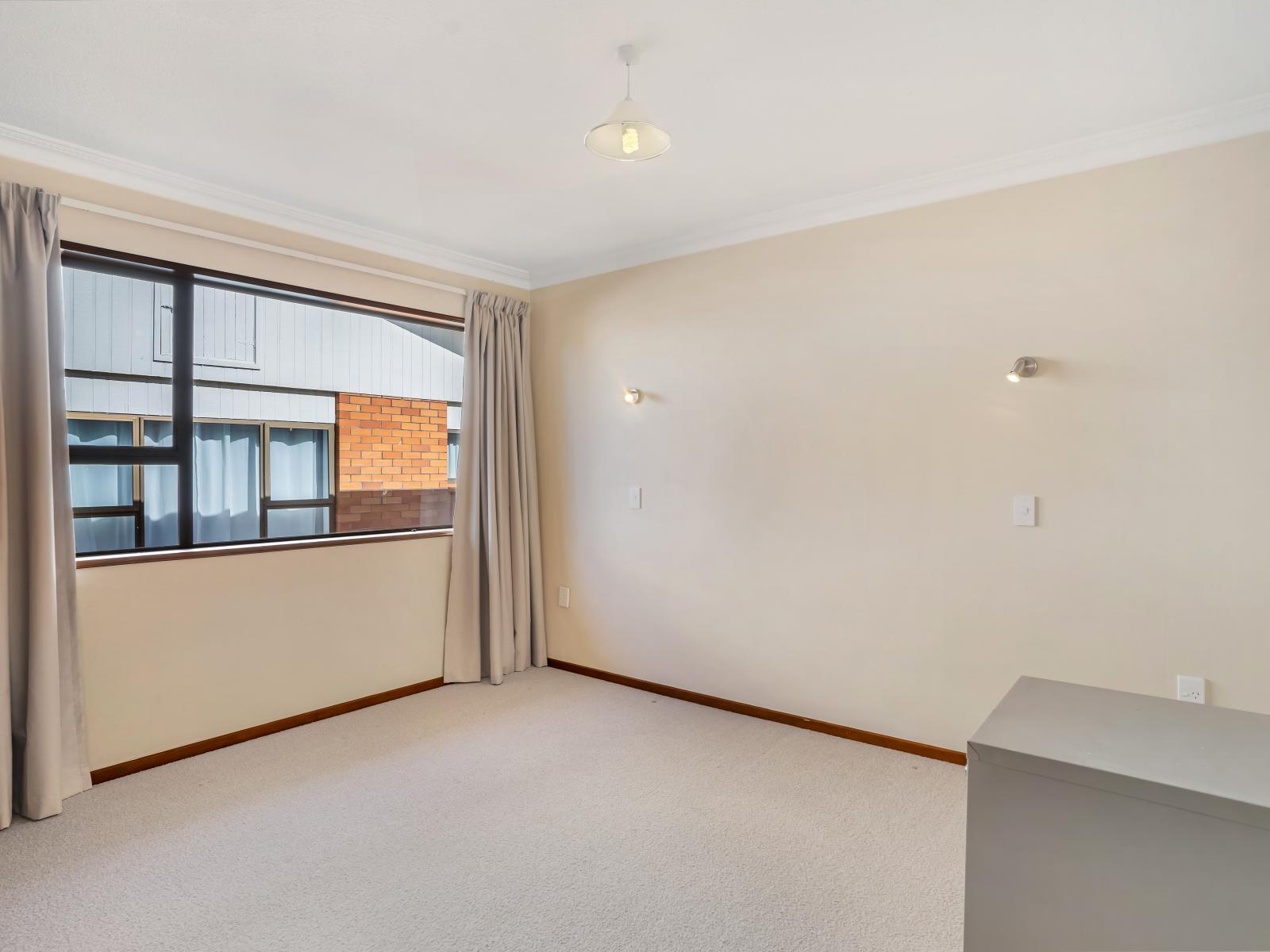 12 Hamilton Avenue, Winton