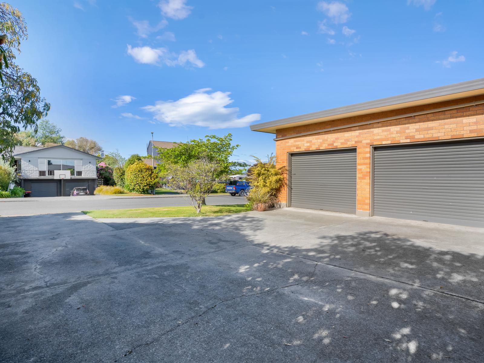 12 Hamilton Avenue, Winton