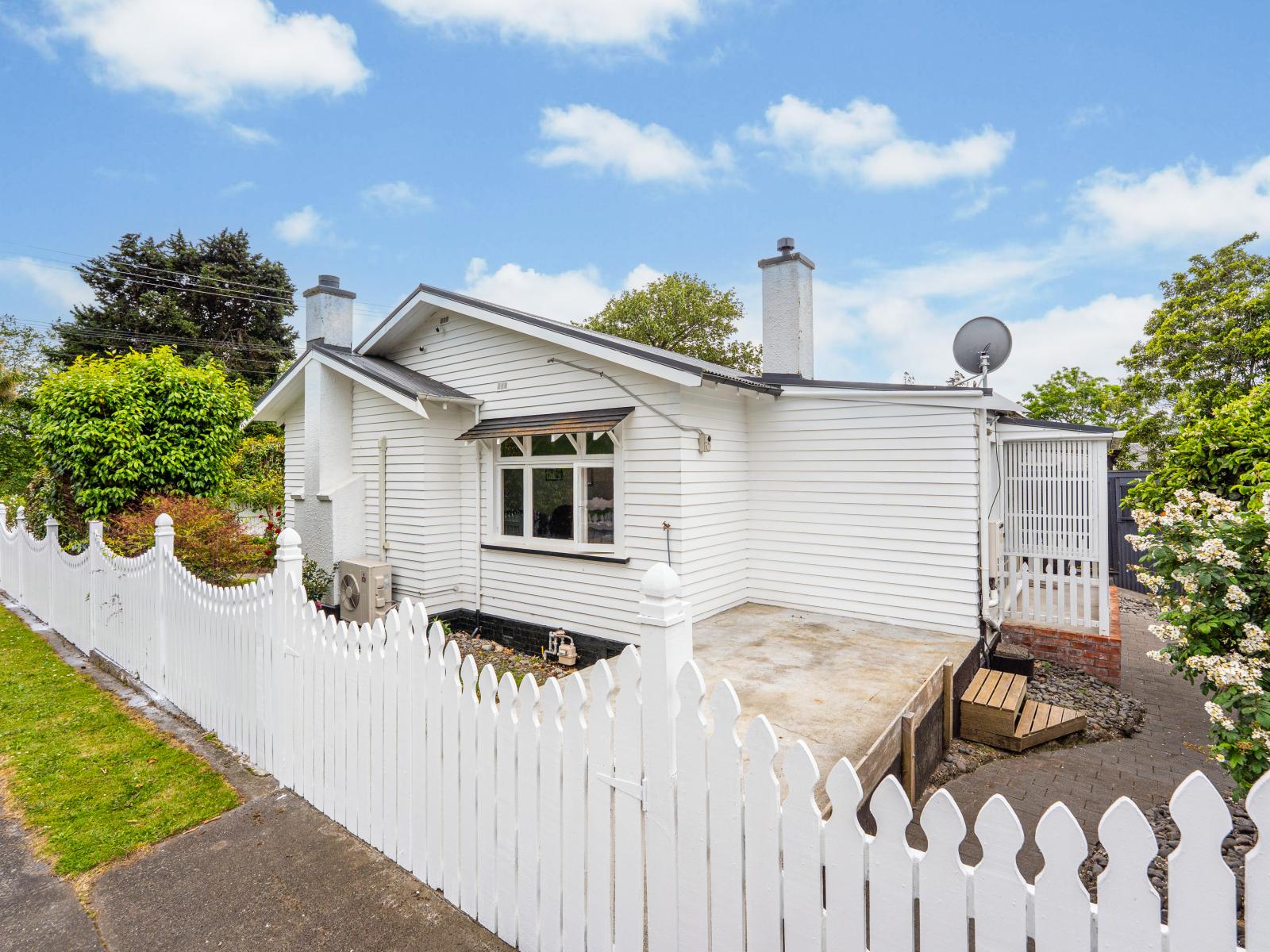 124 Anzac Parade, Whanganui East