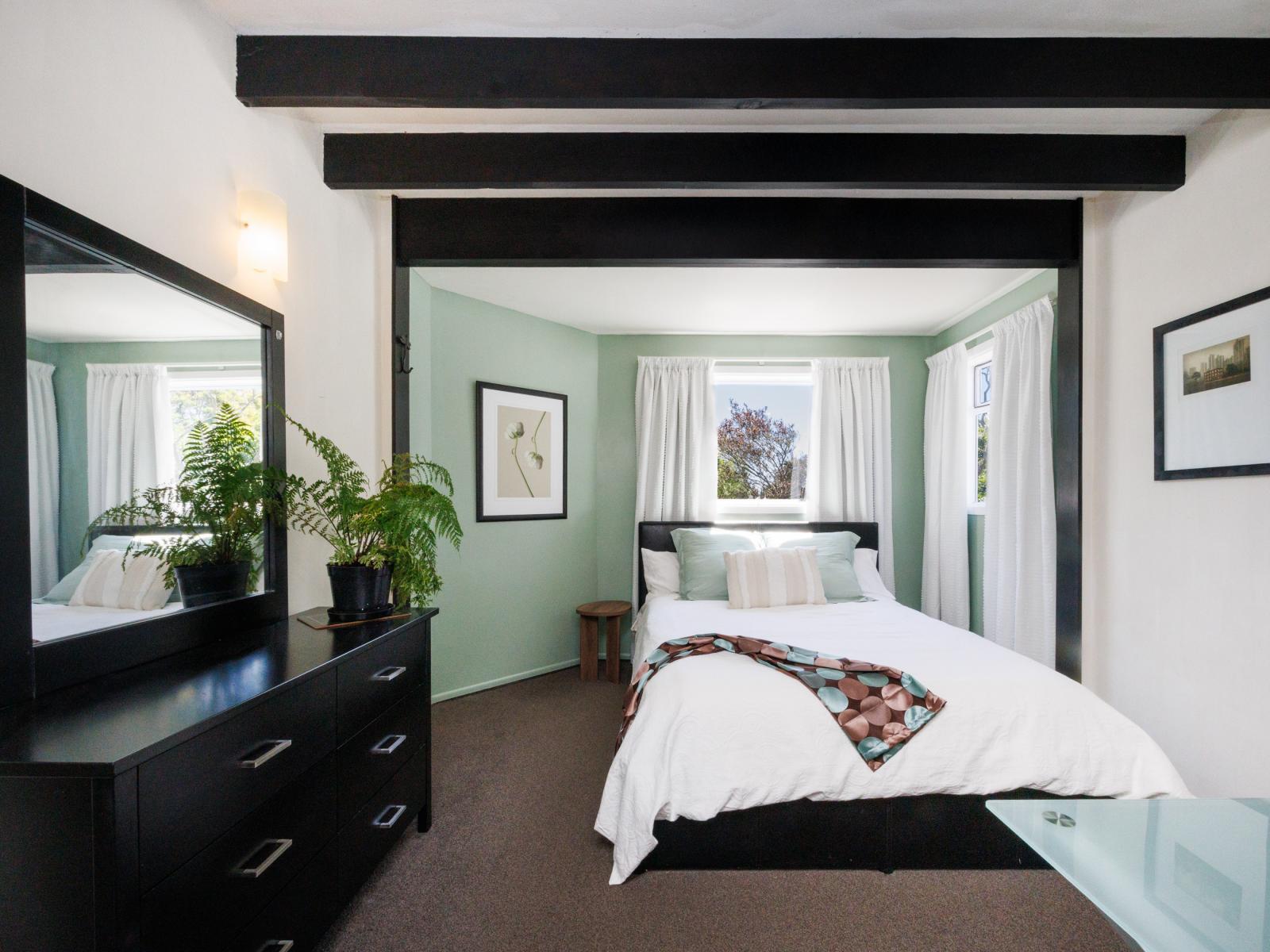 7 Poplar Grove, Bulls