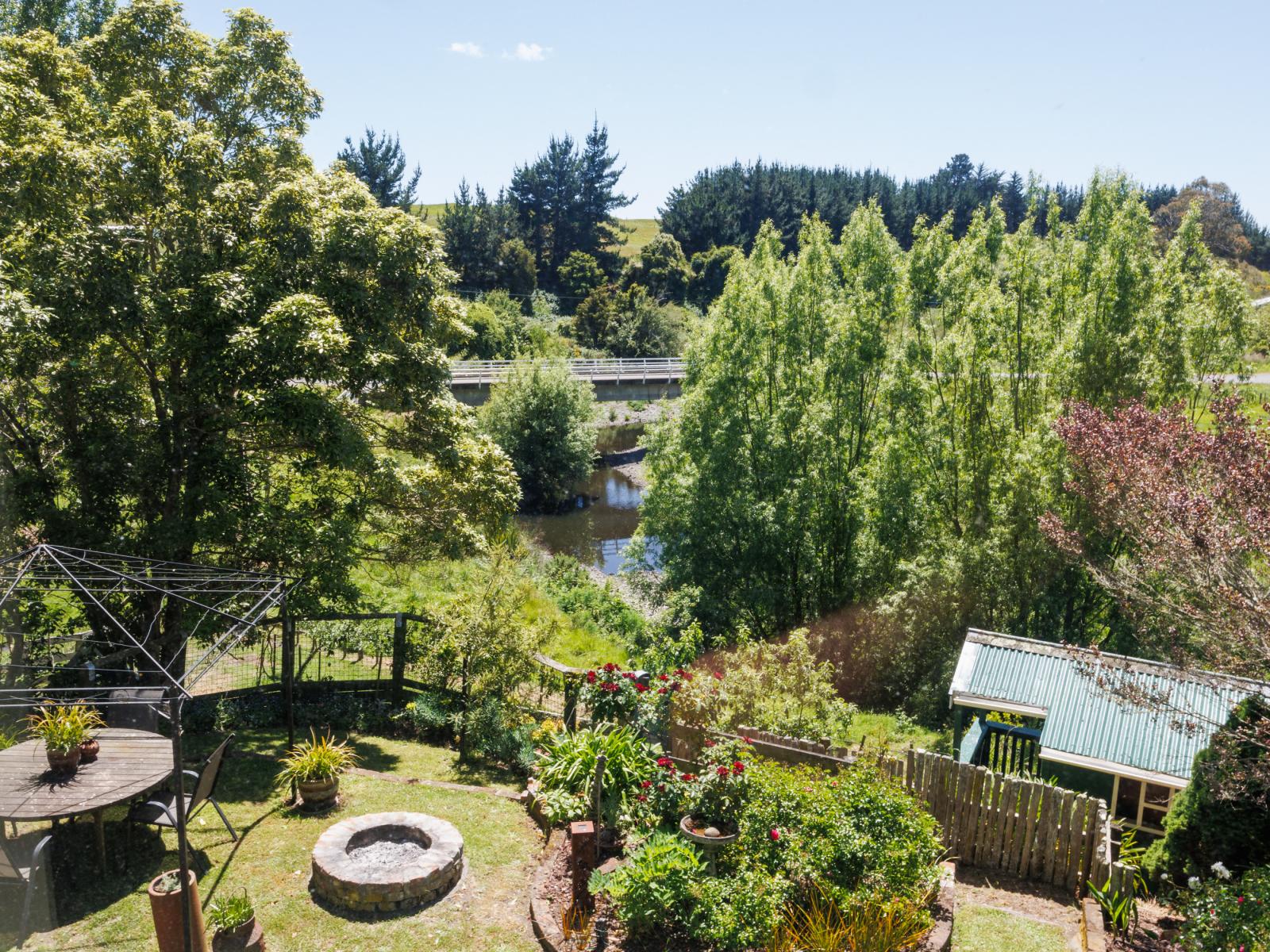 7 Poplar Grove, Bulls