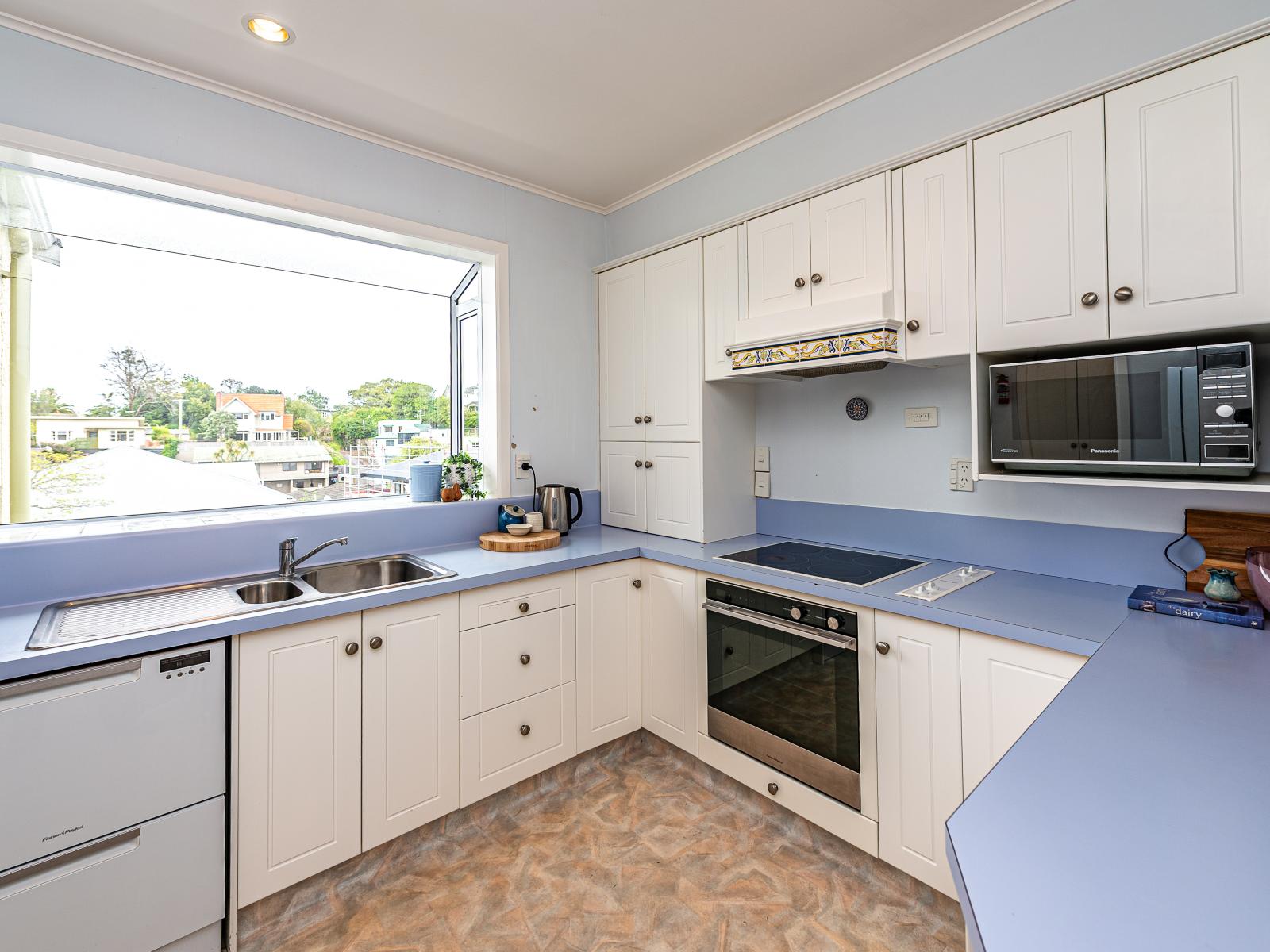 84 Great North Road, St Johns Hill