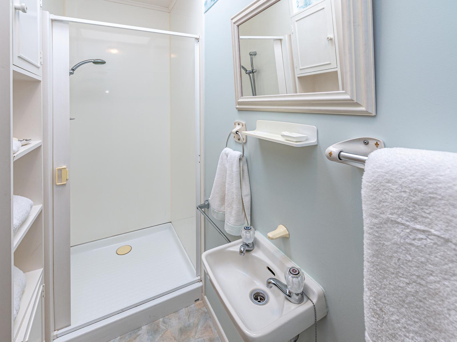 84 Great North Road, St Johns Hill