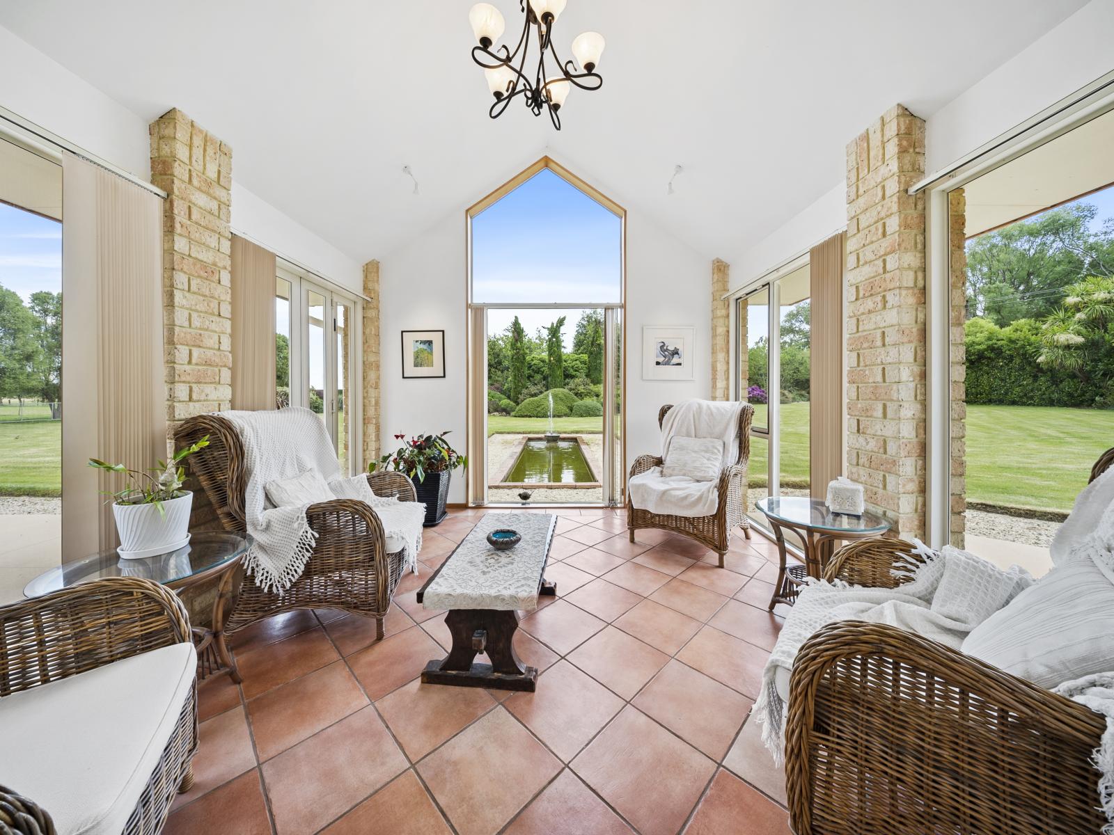 164 River Road, Lincoln