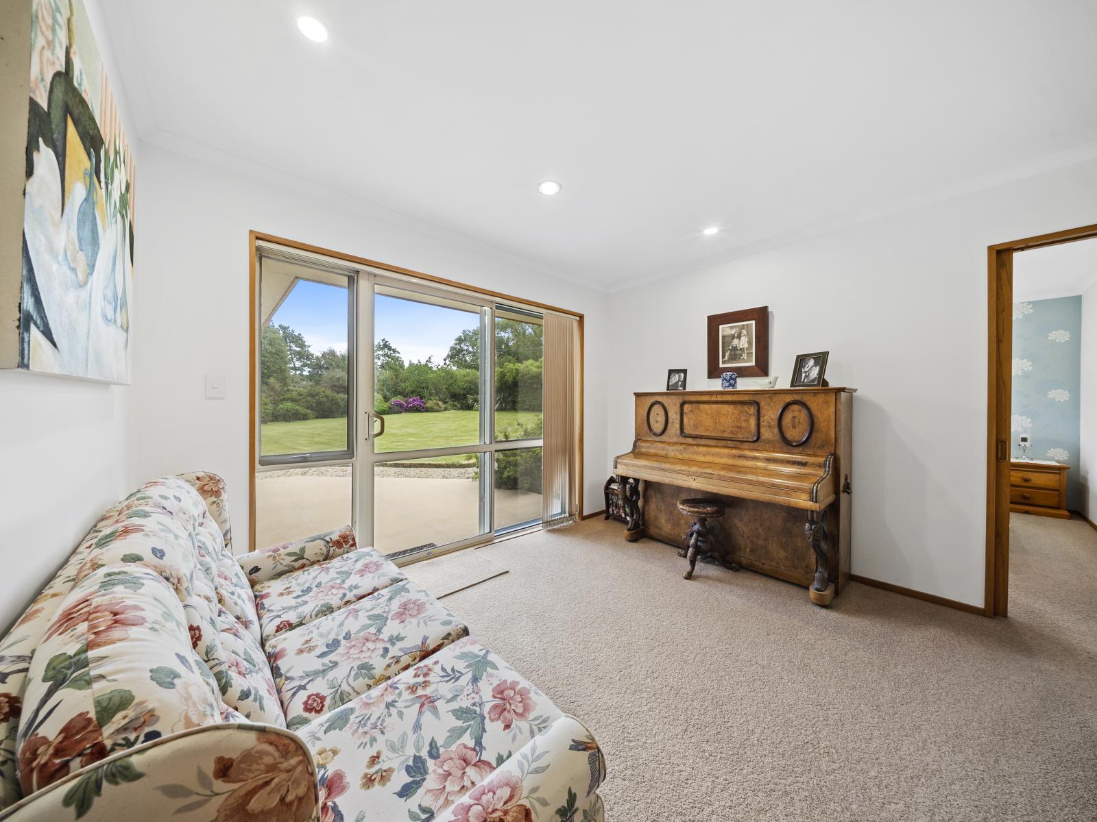 164 River Road, Lincoln