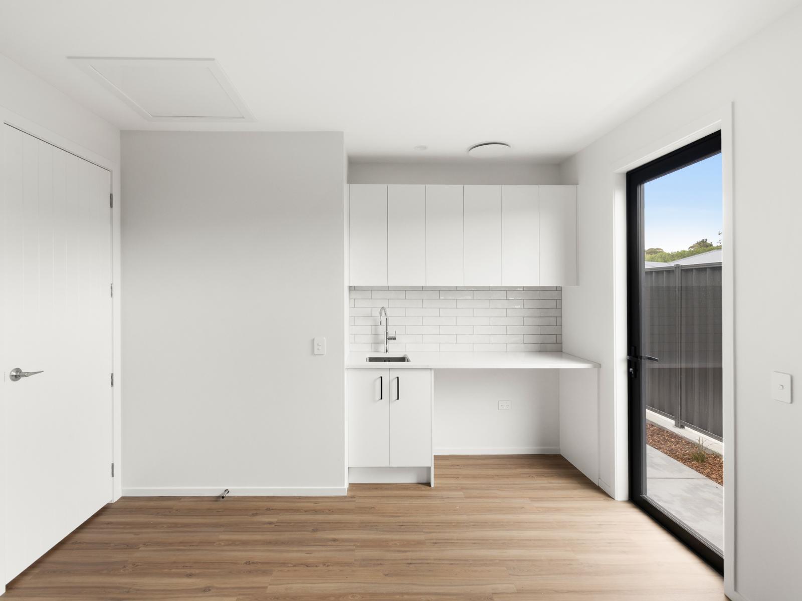 6 Tutira Place, Poraiti