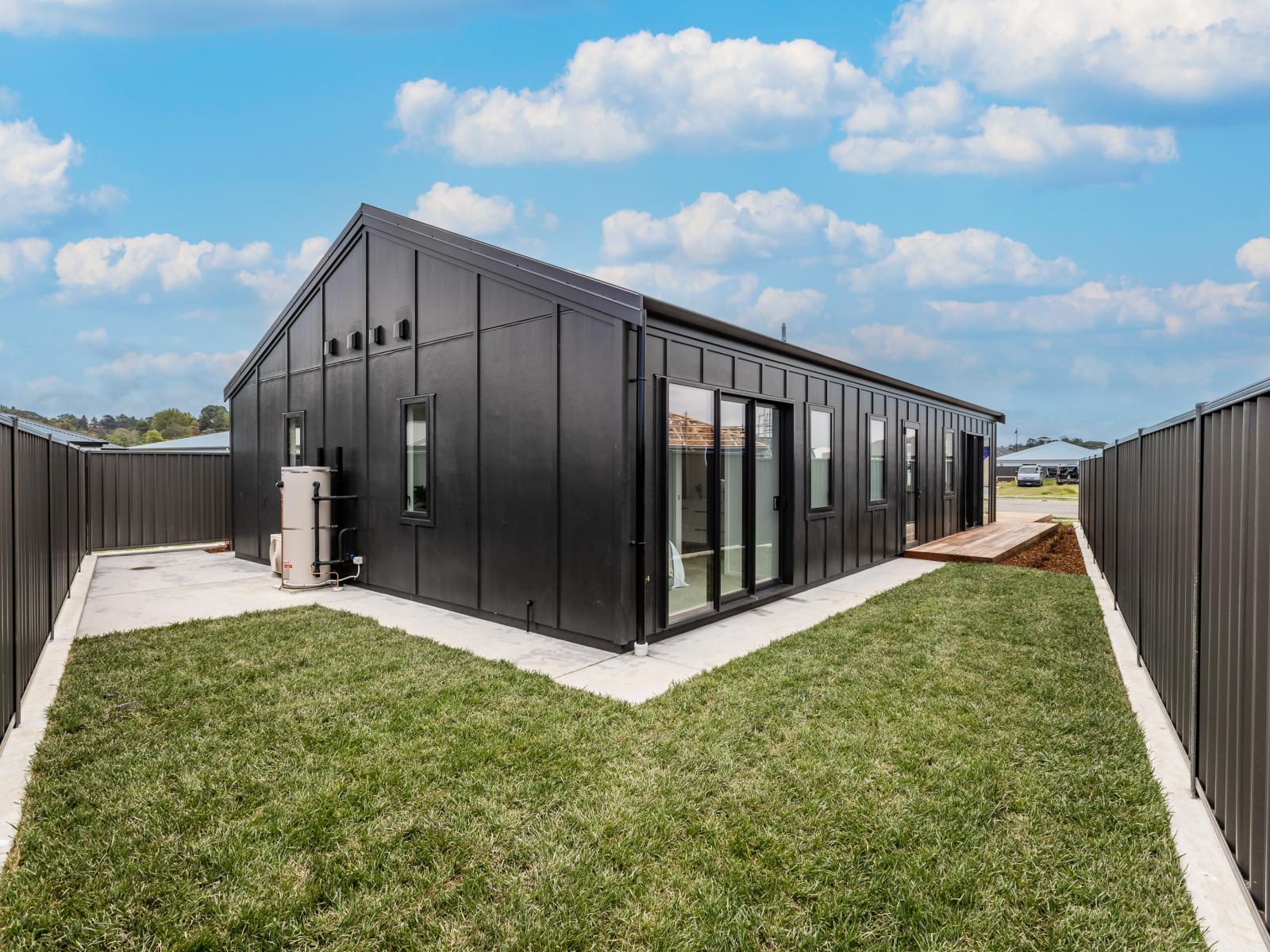 6 Tutira Place, Poraiti