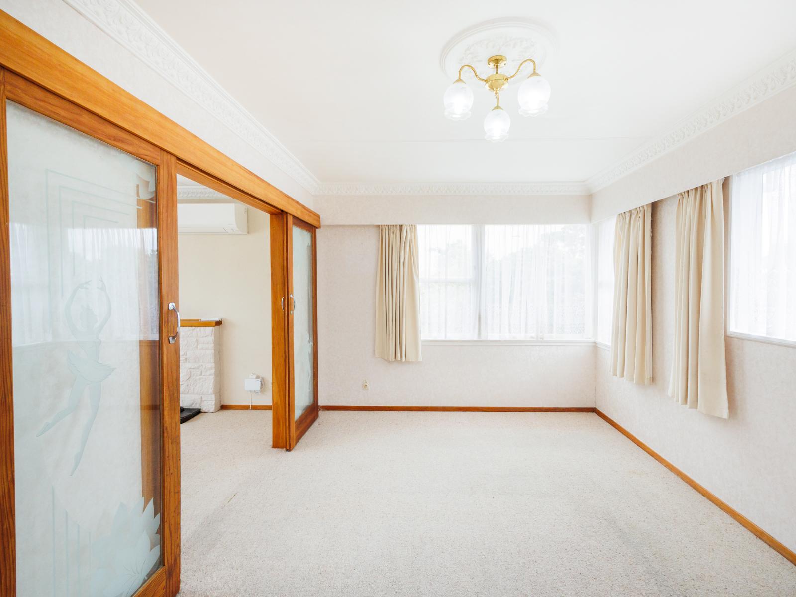 8 Somerset Crescent, Highbury