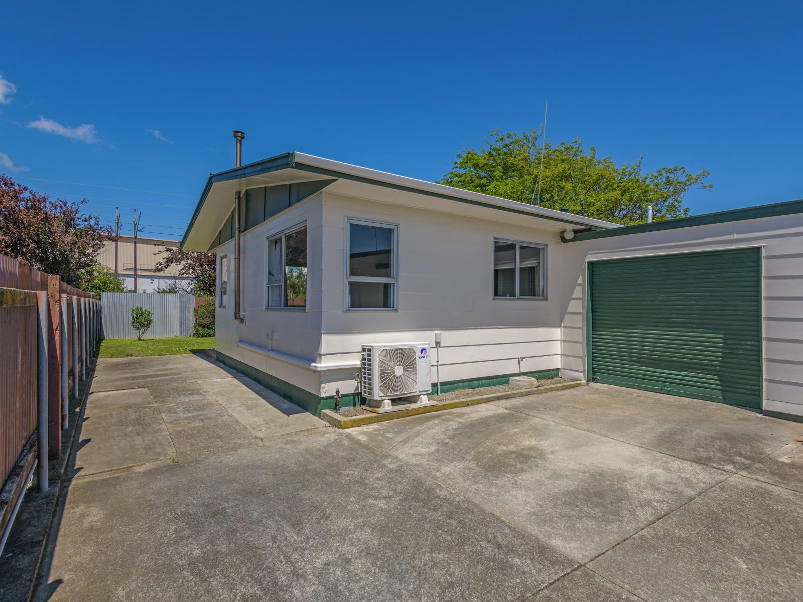 40A Geraldine Crescent, Cloverlea