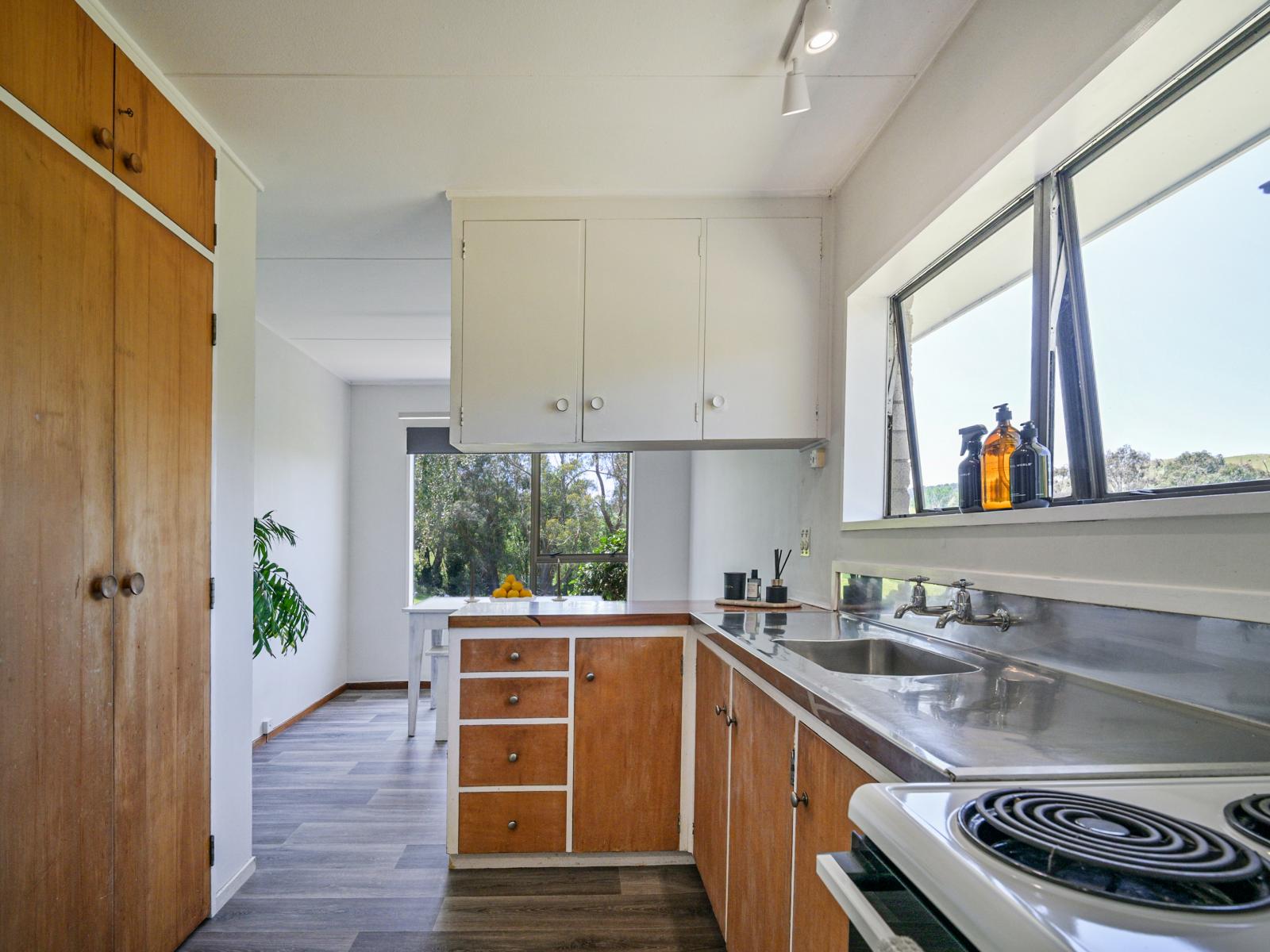 1655 Middle Road, Poukawa